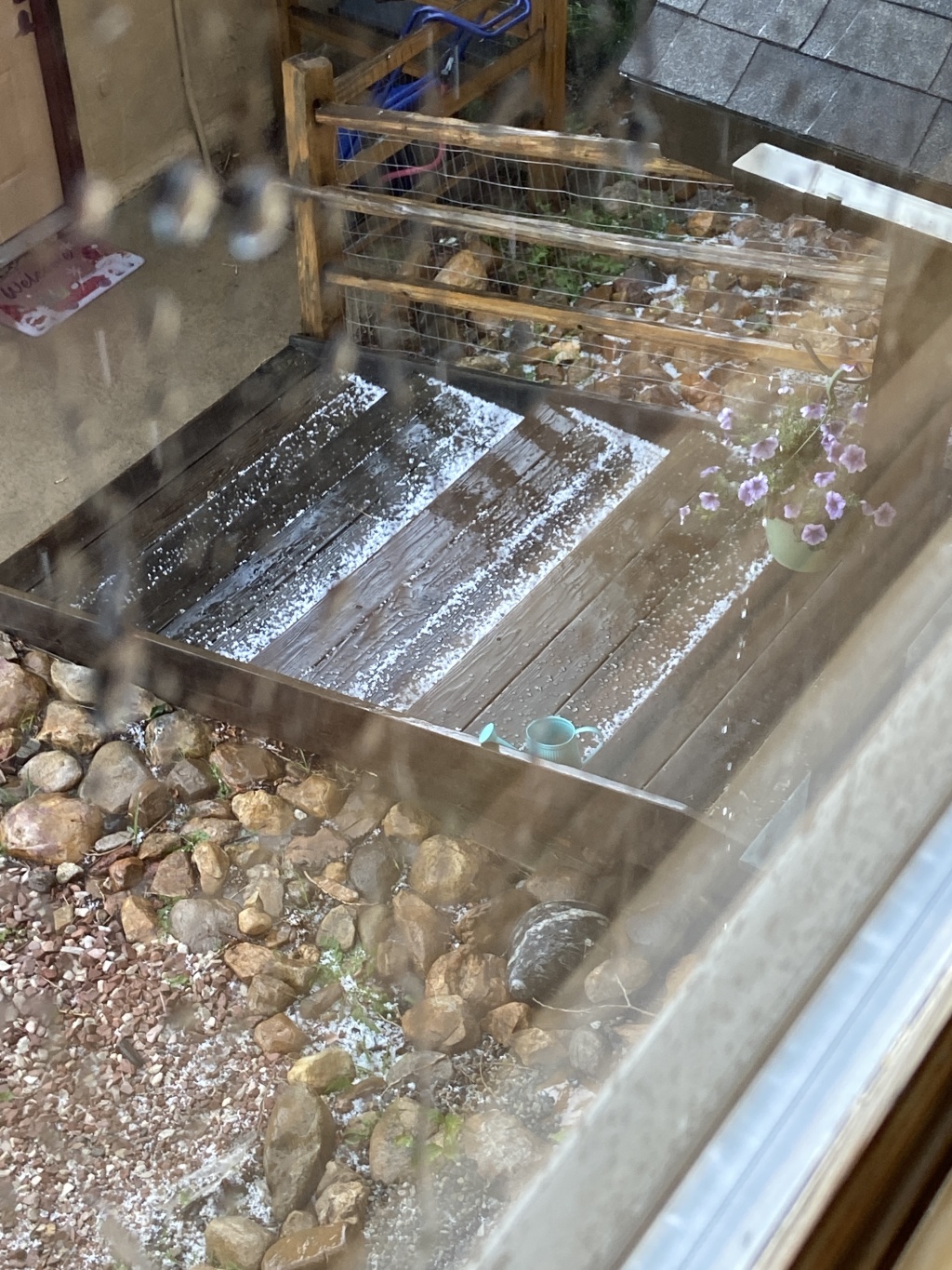 2022/08(August)/Colorado/1024x768_2022-08-22-Colorado-32-hail.JPG