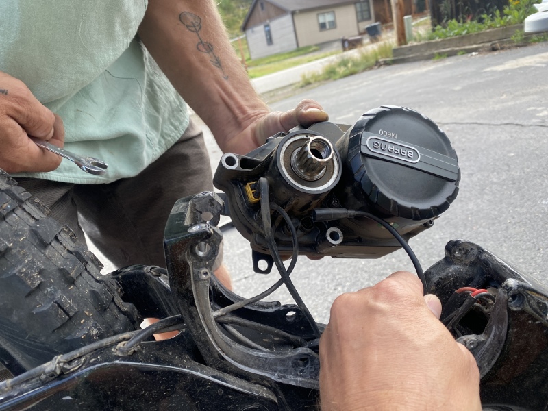 2022/08(August)/Justin-Bike-Repair/800x600_2022-08-17-Justin-Bike-Repair-01.JPG