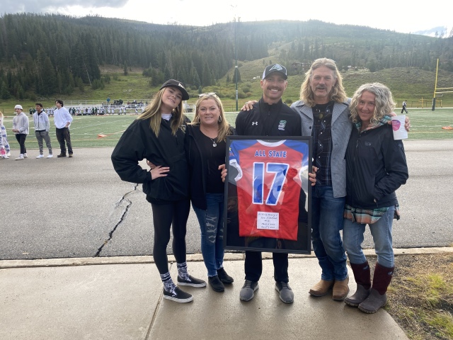 2022/08(August)/Summit-High-School-Vale-Shirt-dedication/640x480_2022-08-26-Summit-High-School-Vale-Dedication-05.JPG