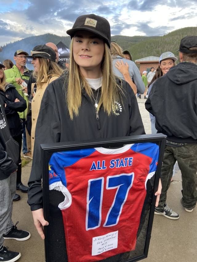 2022/08(August)/Summit-High-School-Vale-Shirt-dedication/640x480_2022-08-26-Summit-High-School-Vale-Dedication-11.JPG