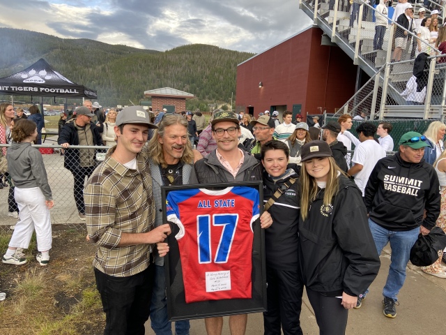 2022/08(August)/Summit-High-School-Vale-Shirt-dedication/640x480_2022-08-26-Summit-High-School-Vale-Dedication-13.JPG