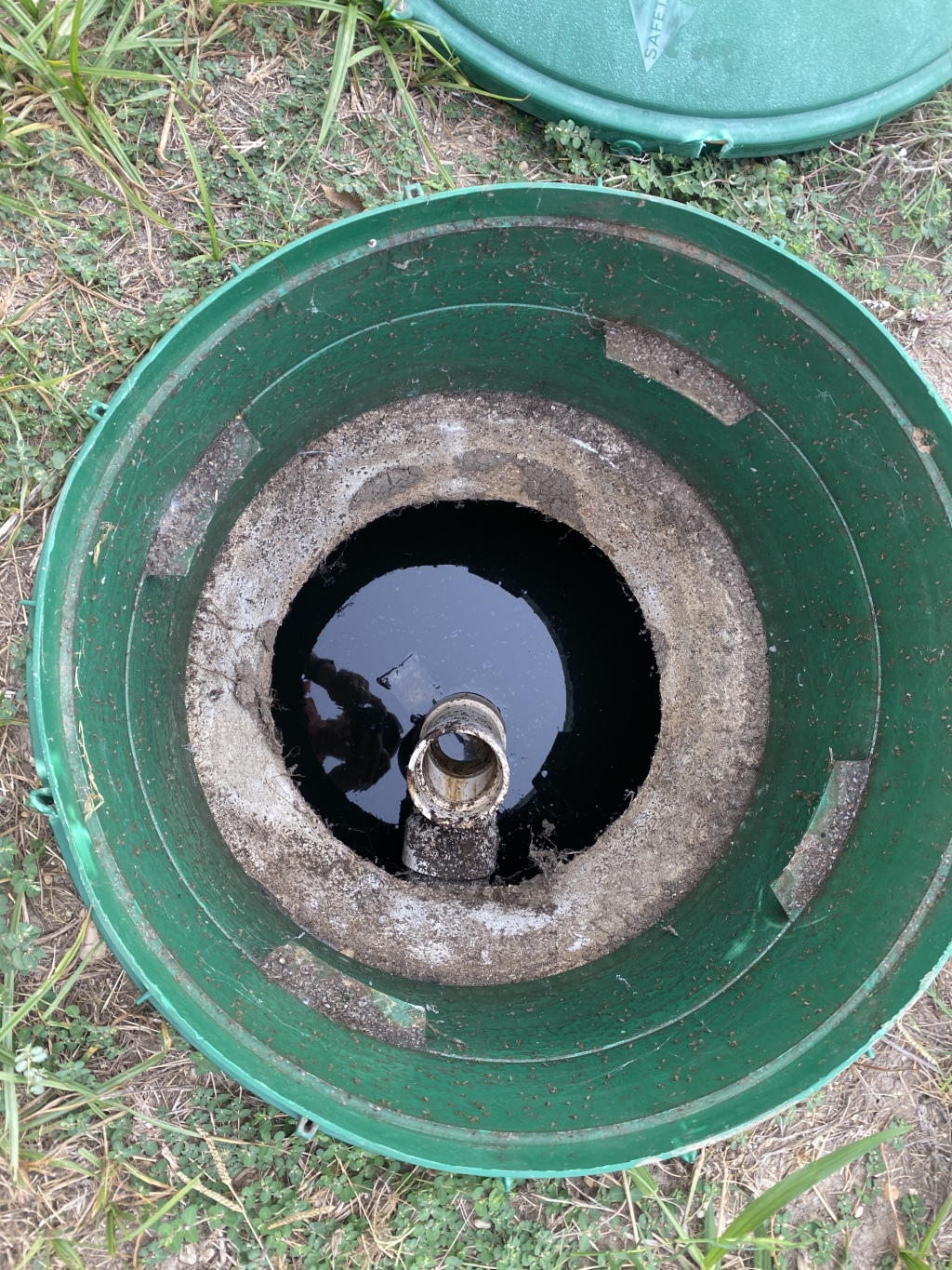 2022/09(September)/Broken-Sewer-Line/2022-09-17-Hutto-Broken-Sewer-line-01.JPG