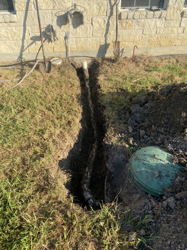 2022-09-21-Hutto-Broken-Sewer-line-06.JPG