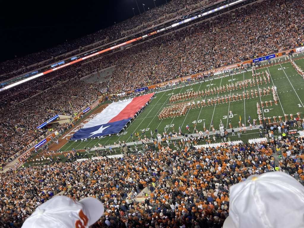 2022/09(September)/UT-Longhorn-Football/1024x768_2022-11-12-UT-Longhorn-Football-77.JPG