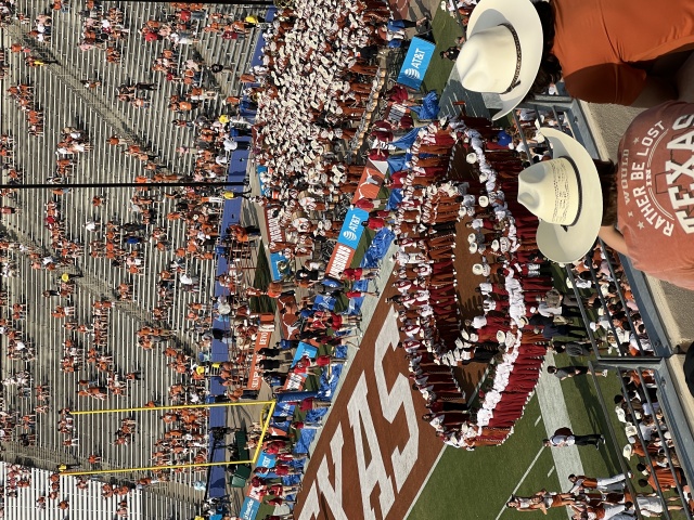 2022-10-08-UT-Longhorn-Football-OU-49to0-03.JPG