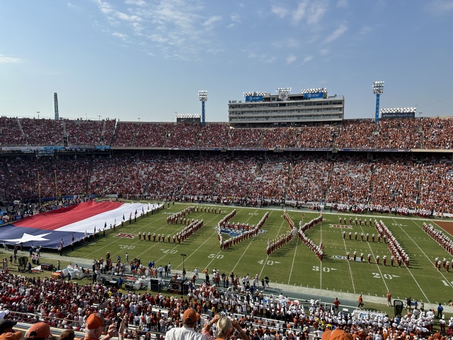 2022-10-08-UT-Longhorn-Football-OU-49to0-08.JPG