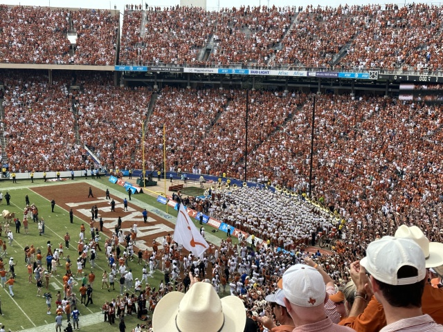 2022-10-08-UT-Longhorn-Football-OU-49to0-21.JPG