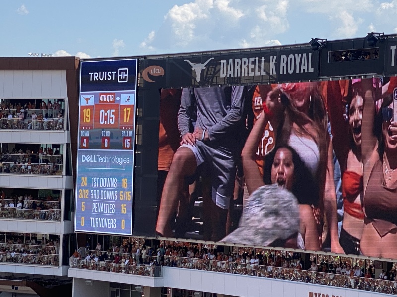 2022-09-10-UT-Longhorn-Football-13-Travis-Suzi-Alabama-Game-lost-by-1pt.JPG