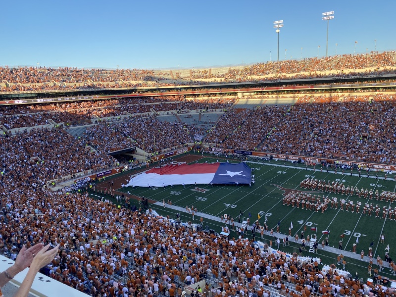2022/09(September)/UT-Longhorn-Football/800x600_2022-10-01-UT-Longhorn-Football-26.JPG