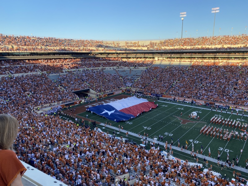 2022/09(September)/UT-Longhorn-Football/800x600_2022-10-01-UT-Longhorn-Football-27.JPG
