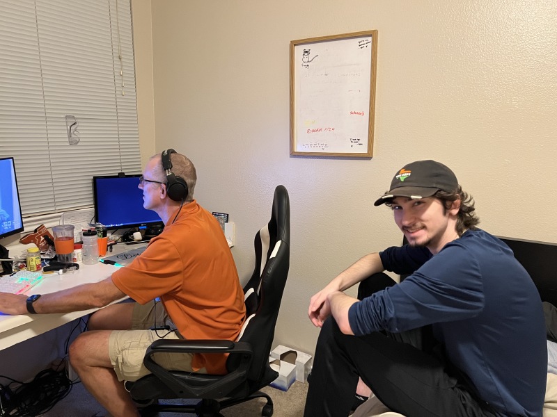 2022/09(September)/UT-Longhorn-Football/800x600_2022-10-07-UT-Longhorn-Football-31-Travis-Dax.JPG