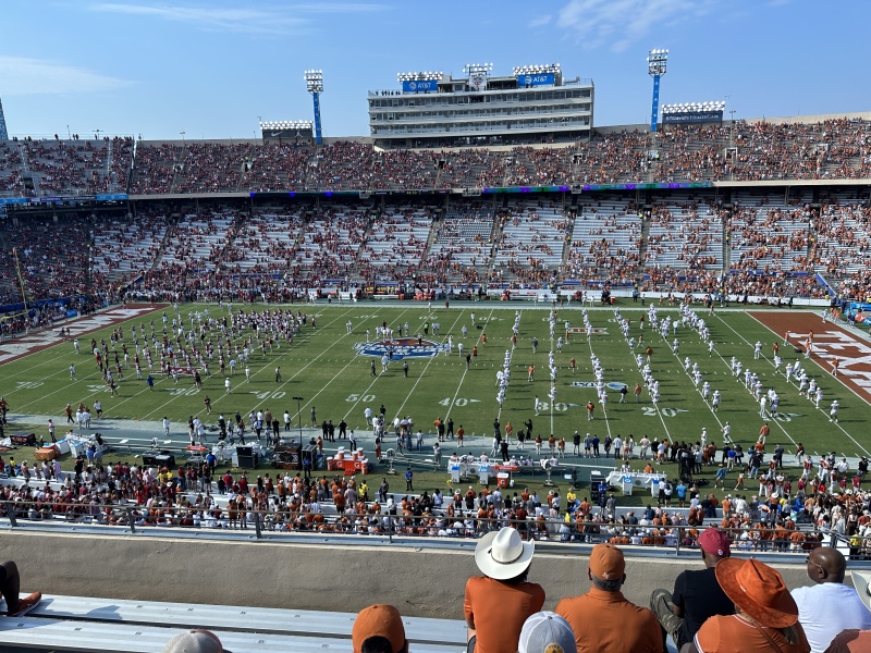 2022-10-08-UT-Longhorn-Football-OU-49to0-05.JPG