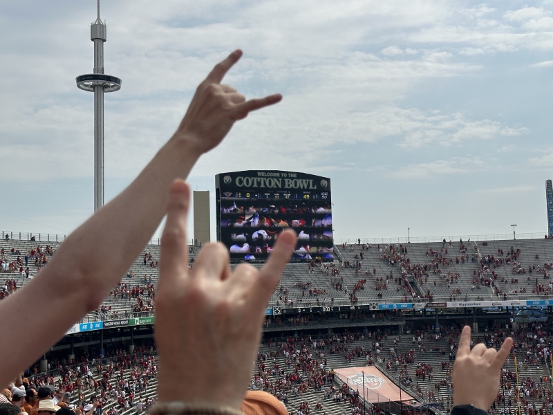 2022-10-08-UT-Longhorn-Football-OU-49to0-17.JPG