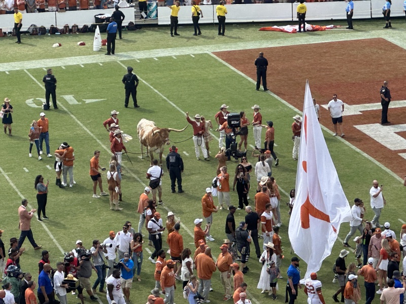 2022-10-08-UT-Longhorn-Football-OU-49to0-23.JPG
