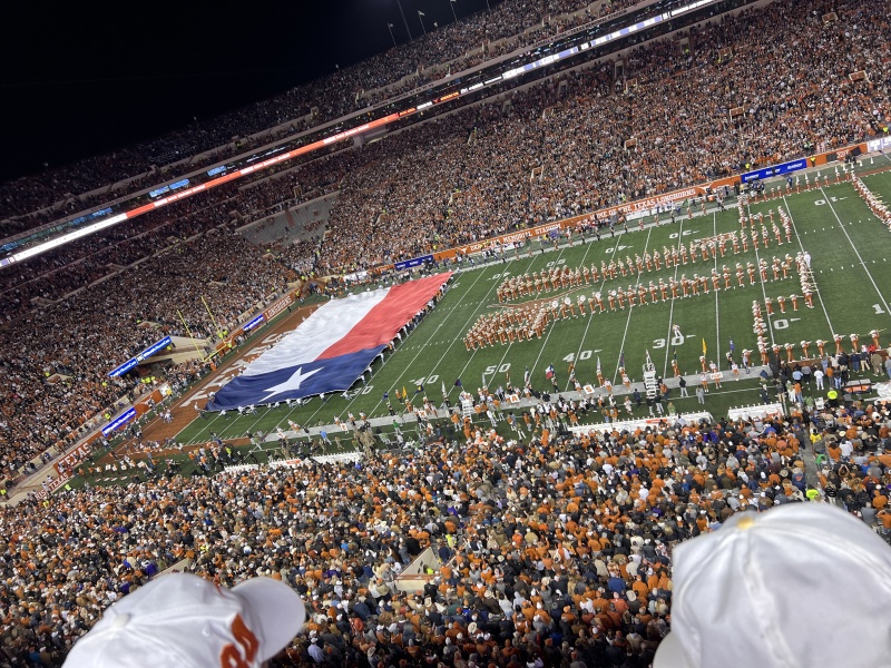 2022/09(September)/UT-Longhorn-Football/800x600_2022-11-12-UT-Longhorn-Football-77.JPG