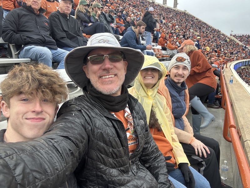 2022/09(September)/UT-Longhorn-Football/800x600_2022-11-25-UT-Longhorn-Football-93-Ian-Travis-Suzi-Dax.JPG