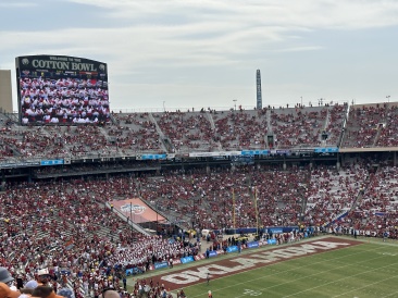 2022-10-08-UT-Longhorn-Football-OU-49to0-09.JPG