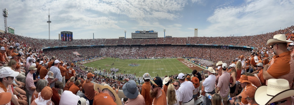 2022-10-08-UT-Longhorn-Football-OU-49to0-15.JPG