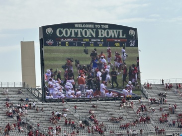 2022-10-08-UT-Longhorn-Football-OU-49to0-16.JPG