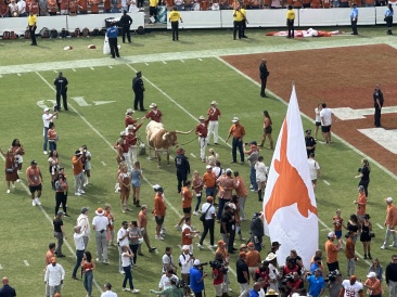 2022-10-08-UT-Longhorn-Football-OU-49to0-24.JPG