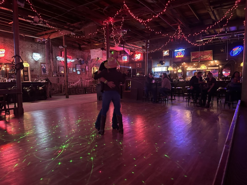 2022/10(October)/Coupland-Dance-Hall/800x600_2022-10-29-Coupland-Dance-Hall-1-Mike-Graciela.JPG