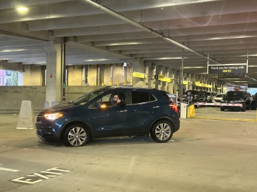 2022-10-17-VA-SAVD-Bedford-MA-1-car-with-flat-tire.JPG
