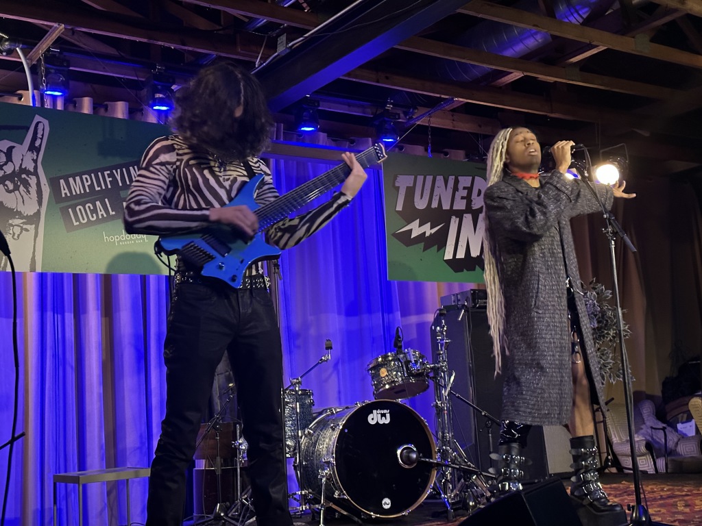 2022/11(November)/Black-Fret-Concert-with-Ben-Kavita/1024x768_2022-11-19-Austin-Black-Fret-Concert-7.JPG