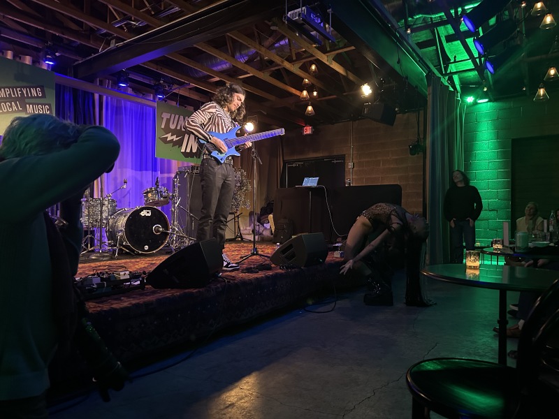 2022/11(November)/Black-Fret-Concert-with-Ben-Kavita/800x600_2022-11-19-Austin-Black-Fret-Concert-9.JPG