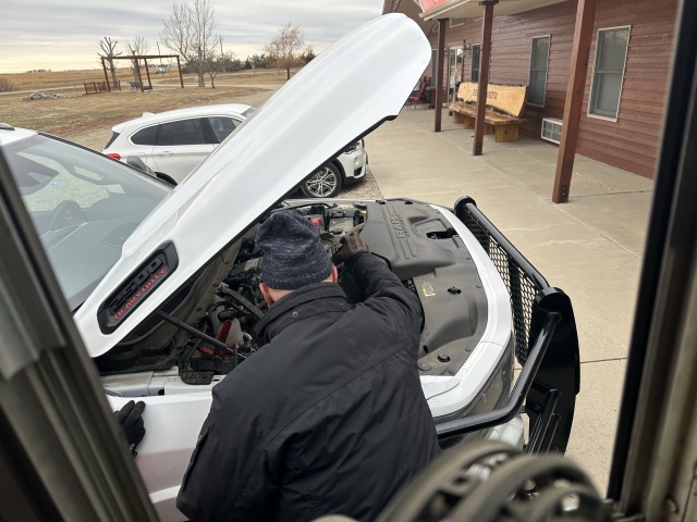 2022-11-07-SouthDakota-Pheasant-Hunting-16-Dead-battery-in-truck-Mike.JPG