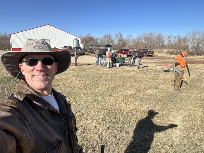 2022/11(November)/Hunting-South-Dakota/800x600_2022-11-06-SouthDakota-Pheasant-Hunting-06-Travis-Mike.JPG