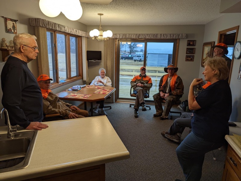 2022/11(November)/Hunting-South-Dakota/800x600_2022-11-09-SouthDakota-Pheasant-Hunting-34-LeRoy-Tim-Lydella-Dan-Travis-Mike-Patti.JPG