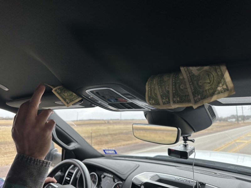 2022/11(November)/Hunting-South-Dakota/800x600_2022-11-11-SouthDakota-Pheasant-Hunting-AB-Dollar-Count.JPG