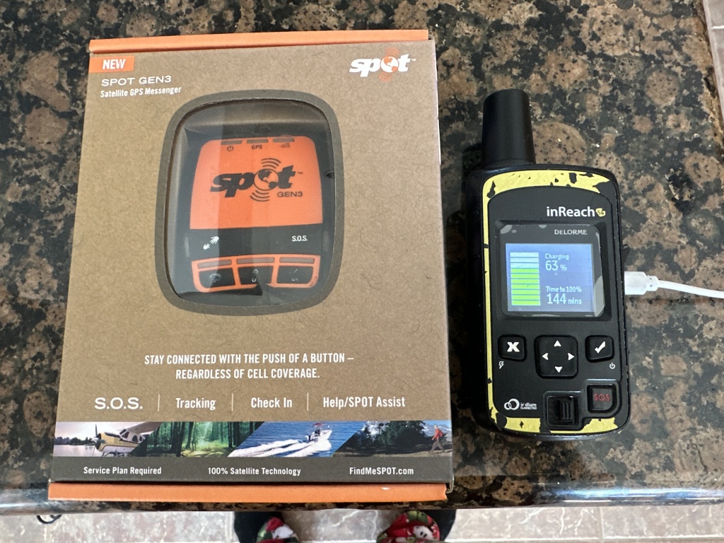 2022/11(November)/Misc/1024x768_2022-11-27-03-SPOT-and-Garmin-Inreach.JPG