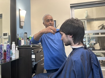 2022-11-23-02-Dax-Haircut.JPG