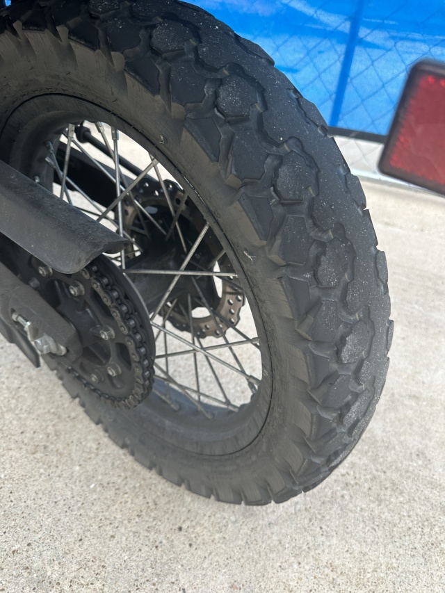 2022/11(November)/Motorcycle-Flat-Tire/640x480_2022-11-02-Motorcycle-Flat-Tire-3.JPG