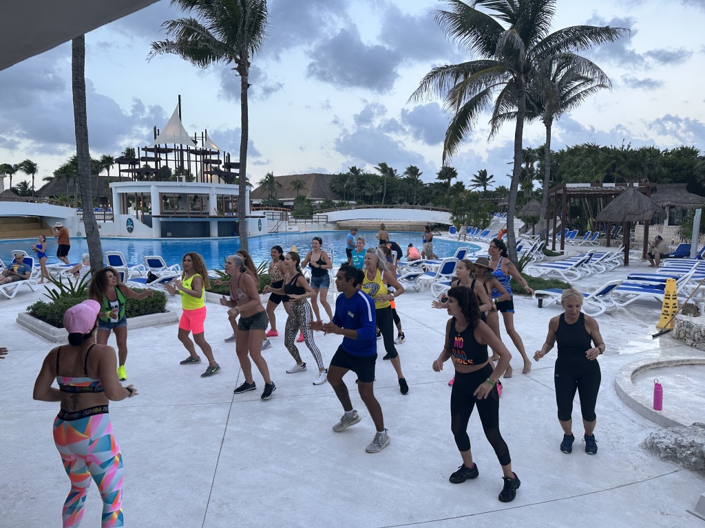 2022-12-02-Cancun-with-Friends-189-zoomba-Kavita-Kiffin.JPG