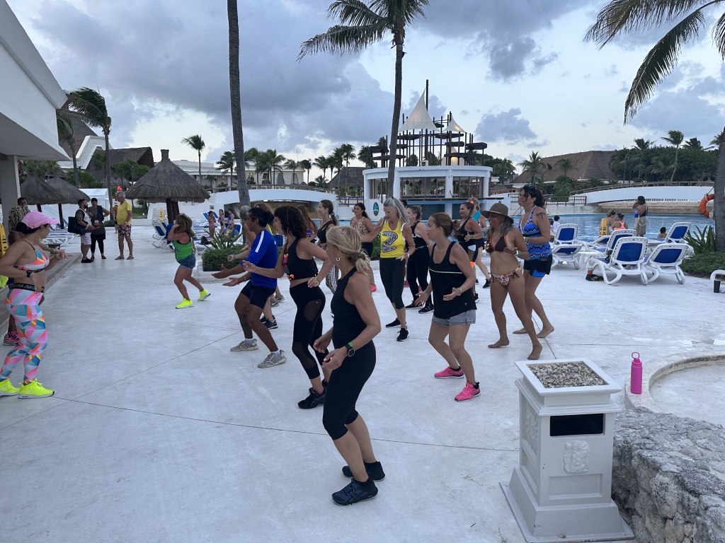 2022-12-02-Cancun-with-Friends-190-zoomba-Kavita-Kiffin.JPG