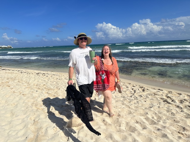 2022-12-01-Cancun-with-Friends-38-Doug-Marci.JPG