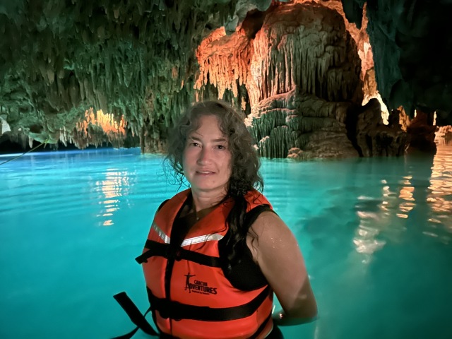 2022/12(December)/Cancun-Mexico/640x480_2022-12-02-Cancun-with-Friends-85-Cenotes-Suzi.JPG