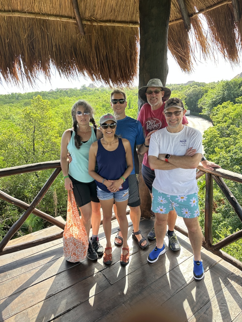 2022-11-30-Cancun-with-Friends-14-Tower-Suzi-Kavita-Ben-Travis-Ren.JPG