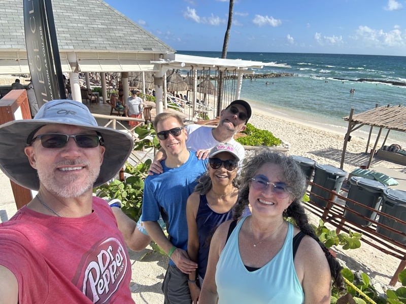 2022-11-30-Cancun-with-Friends-18-Travis-Ben-Ren-Kavita-Suzi.JPG