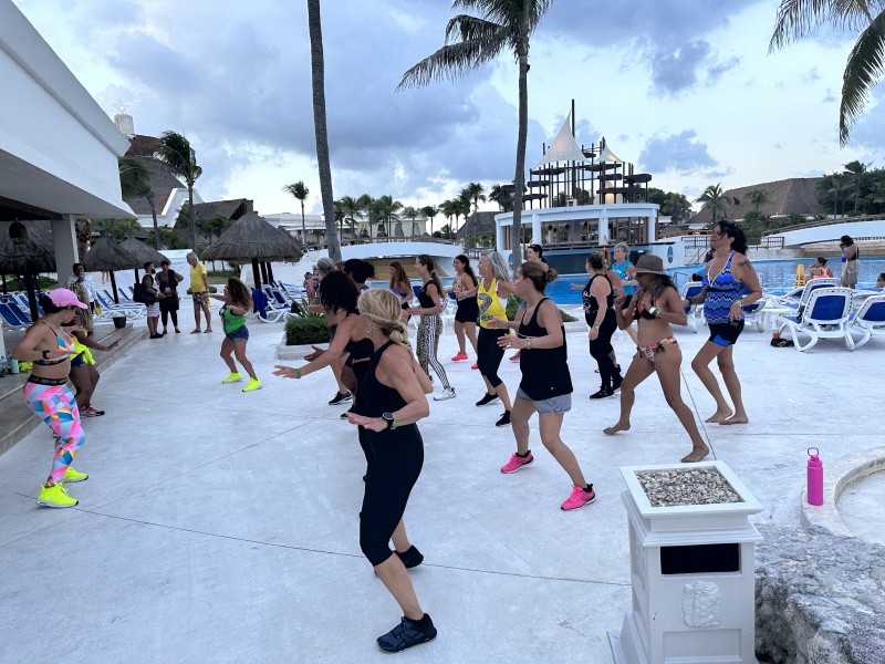 2022-12-02-Cancun-with-Friends-191-zoomba-Kavita-Kiffin.JPG