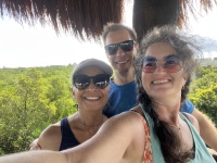 2022-11-30-Cancun-with-Friends-13-Tower-Kavita-Ben-Suzi.JPG