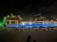 2022-12-01-Cancun-with-Friends-42-empty-pool.JPG