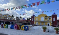 2022-12-02-Cancun-with-Friends-179-market.JPG