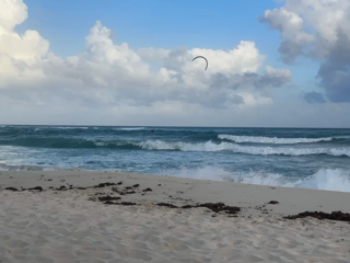2022-12-05-Cancun-with-Friends-209-kitesurfing-video.png