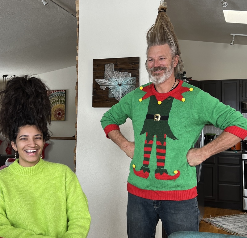 2022/12(December)/Christmas/800x600_2022-12-24-Christmas-09-Whoville-Aditi-Justin.JPG