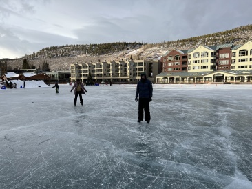 2022-12-25-Christmas-22-Ice-Skating-Aditdi.JPG