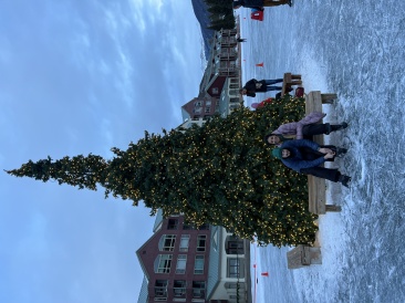 2022-12-25-Christmas-23-Ice-Skating-Dax-Aditi.JPG