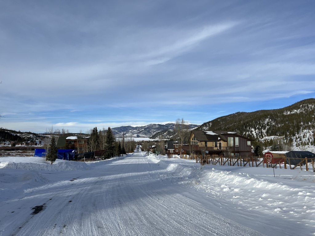 2022/12(December)/Colorado/1024x768_2022-12-26-74-Lakeview-Circle-West.JPG
